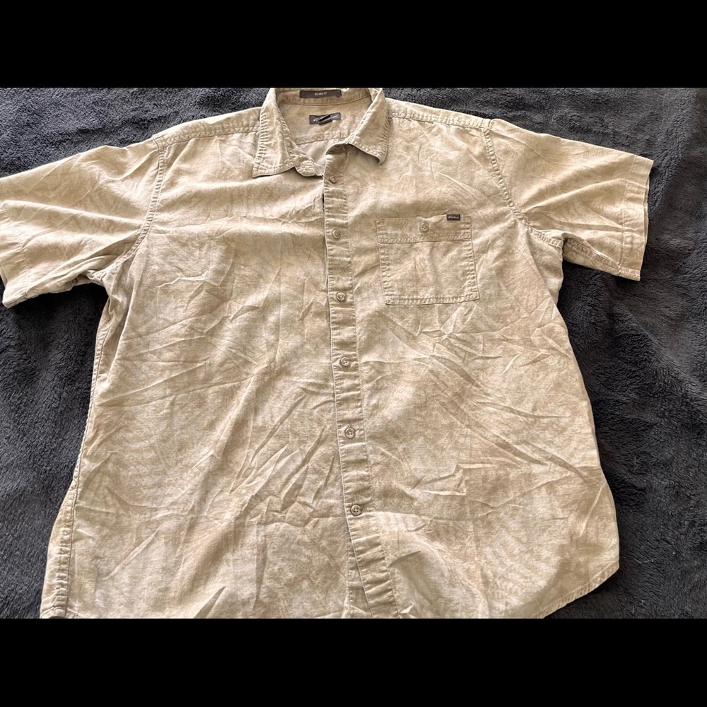 Mens Eddie Bauer button up.